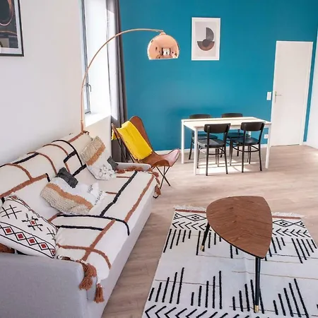Modern Air Conditioned Apartment