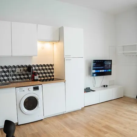 Modern Air Conditioned Apartamento Burdeos