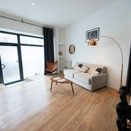 Apartment Modern Air Conditioned